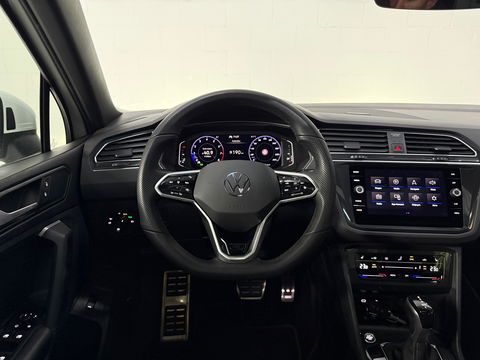 Volkswagen Tiguan 1.5 TSI R-Line Panoramadak, Applecarplay, Camera