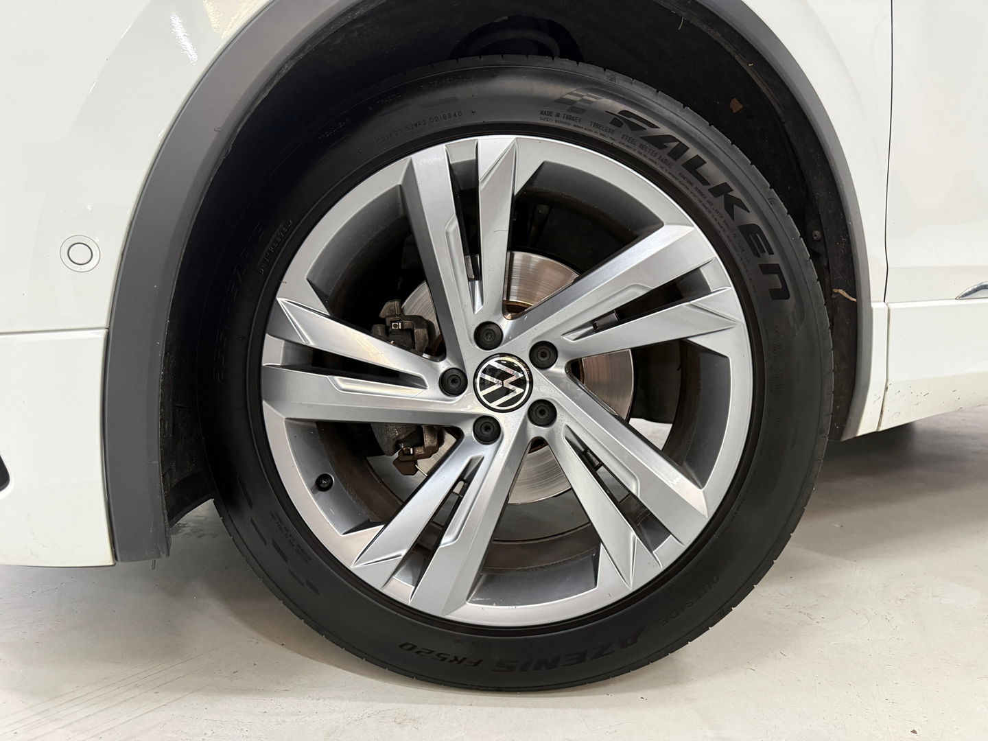 Volkswagen Tiguan 1.5 TSI R-Line Panoramadak, Applecarplay, Camera