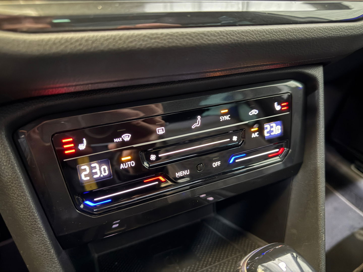 Volkswagen Tiguan 1.5 TSI R-Line Panoramadak, Applecarplay, Camera