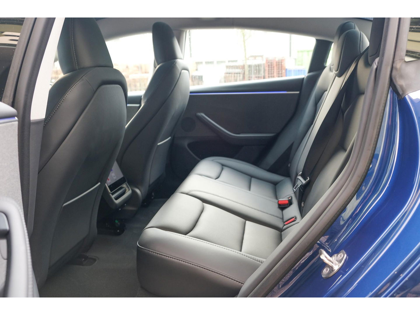 Tesla Model 3 283pk MJ2024 Nieuw model RWD 60 kWh Autopilot Zwart leder Stoelverwarming Camera NLauto 1e eigenaar