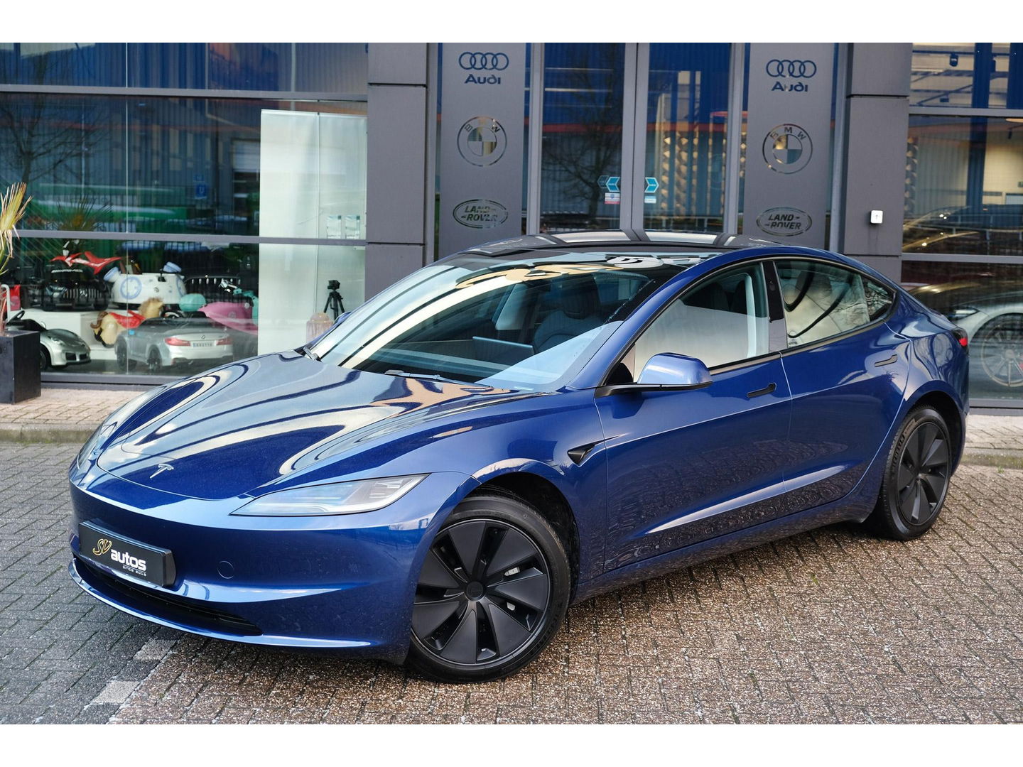 Tesla Model 3 283pk MJ2024 Nieuw model RWD 60 kWh Autopilot Zwart leder Stoelverwarming Camera NLauto 1e eigenaar