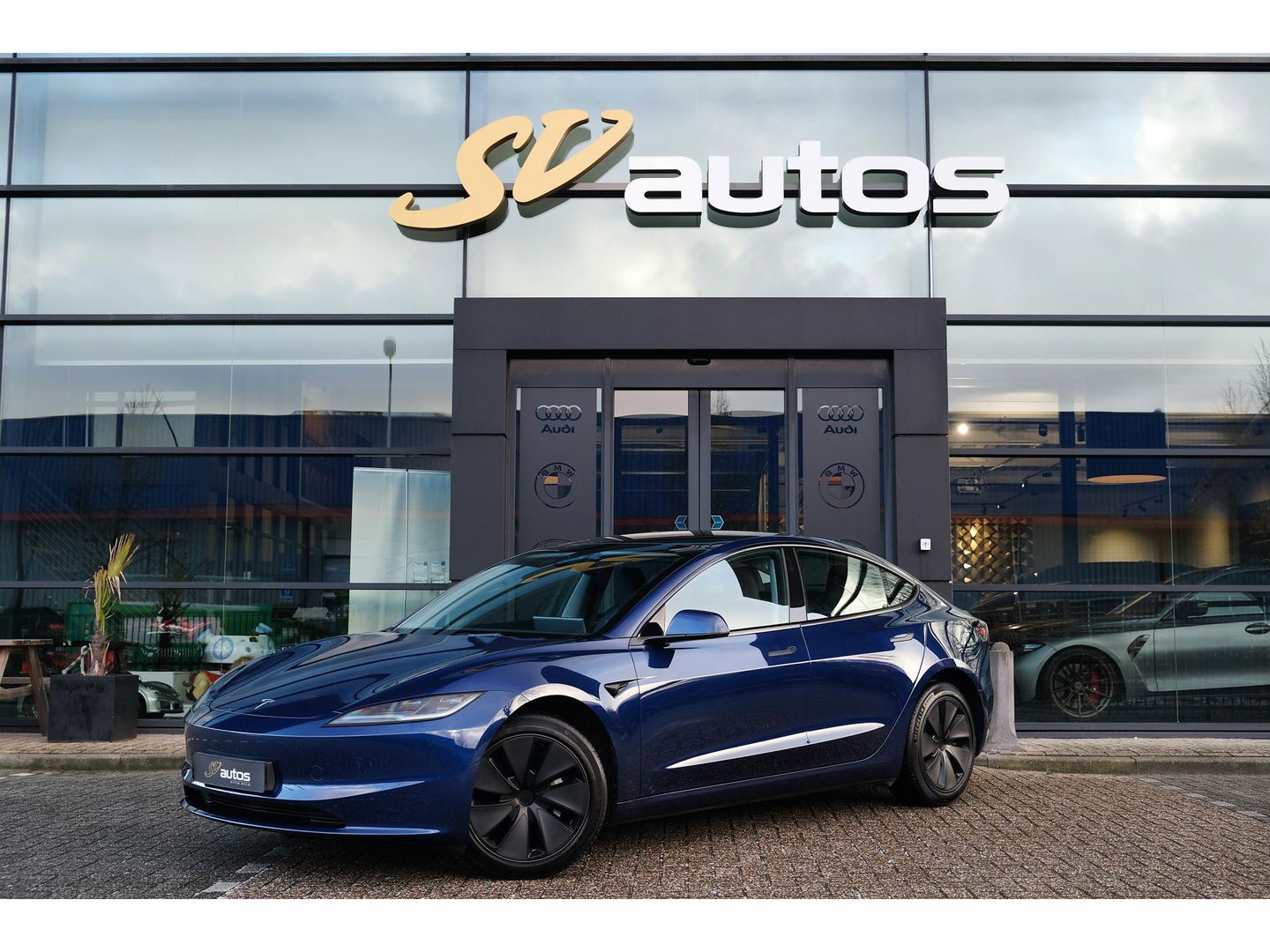 Tesla Model 3 283pk MJ2024 Nieuw model RWD 60 kWh Autopilot Zwart leder Stoelverwarming Camera NLauto 1e eigenaar