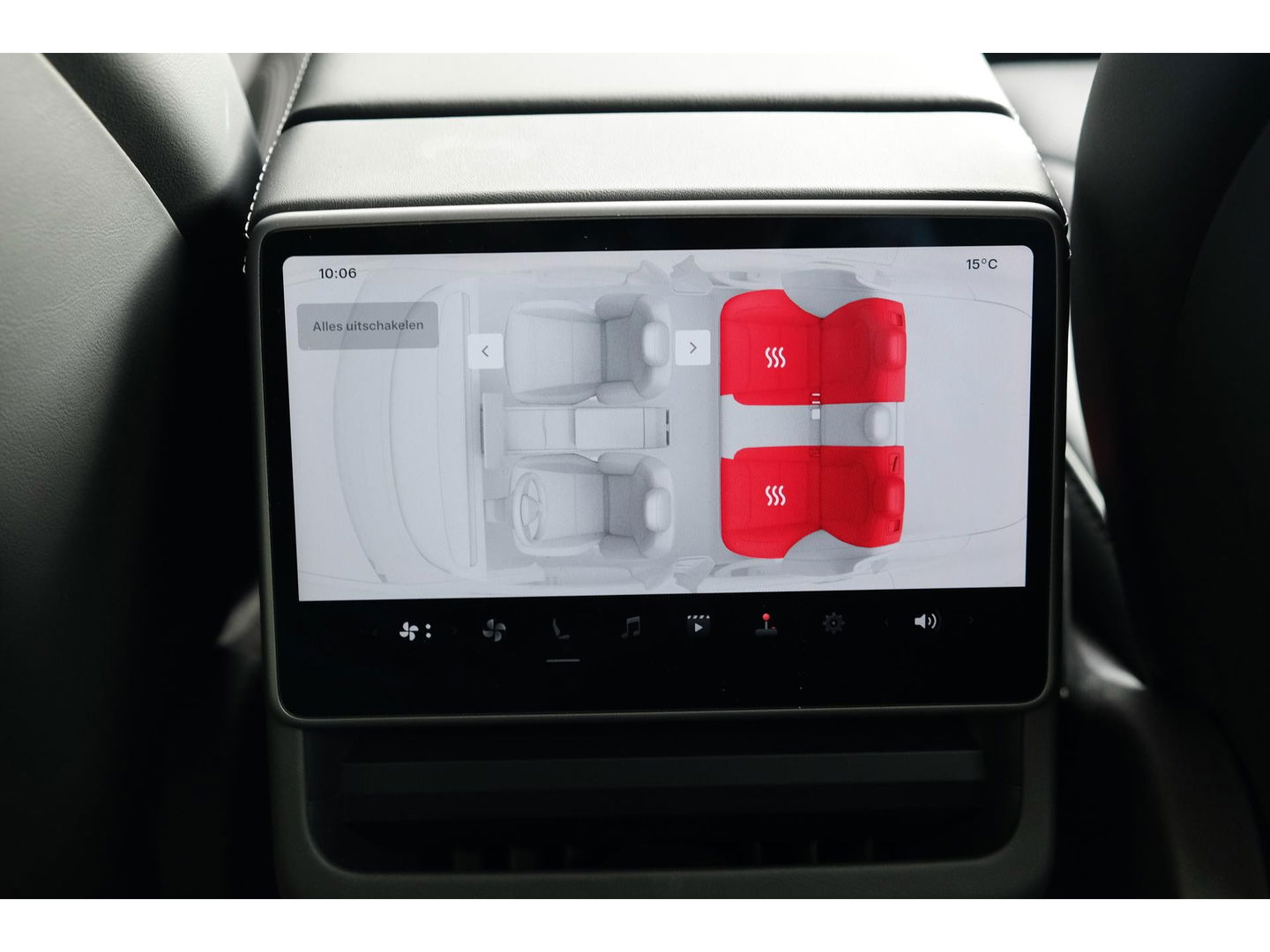 Tesla Model 3 283pk MJ2024 Nieuw model RWD 60 kWh Autopilot Zwart leder Stoelverwarming Camera NLauto 1e eigenaar