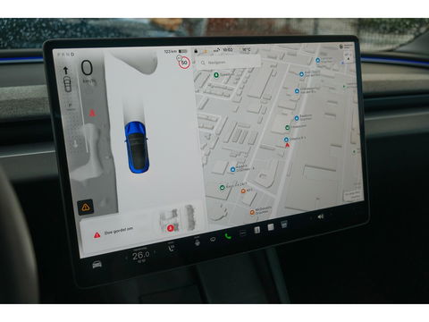 Tesla Model 3 283pk MJ2024 Nieuw model RWD 60 kWh Autopilot Zwart leder Stoelverwarming Camera NLauto 1e eigenaar
