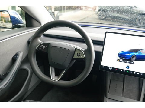 Tesla Model 3 283pk MJ2024 Nieuw model RWD 60 kWh Autopilot Zwart leder Stoelverwarming Camera NLauto 1e eigenaar