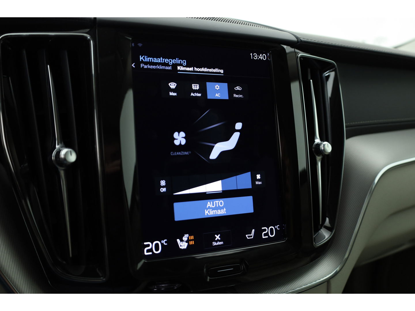 Volvo XC60 2.0 B4 Inscription Trekhaak | H&K Audio | Camera | Vol Lederen bekleding |