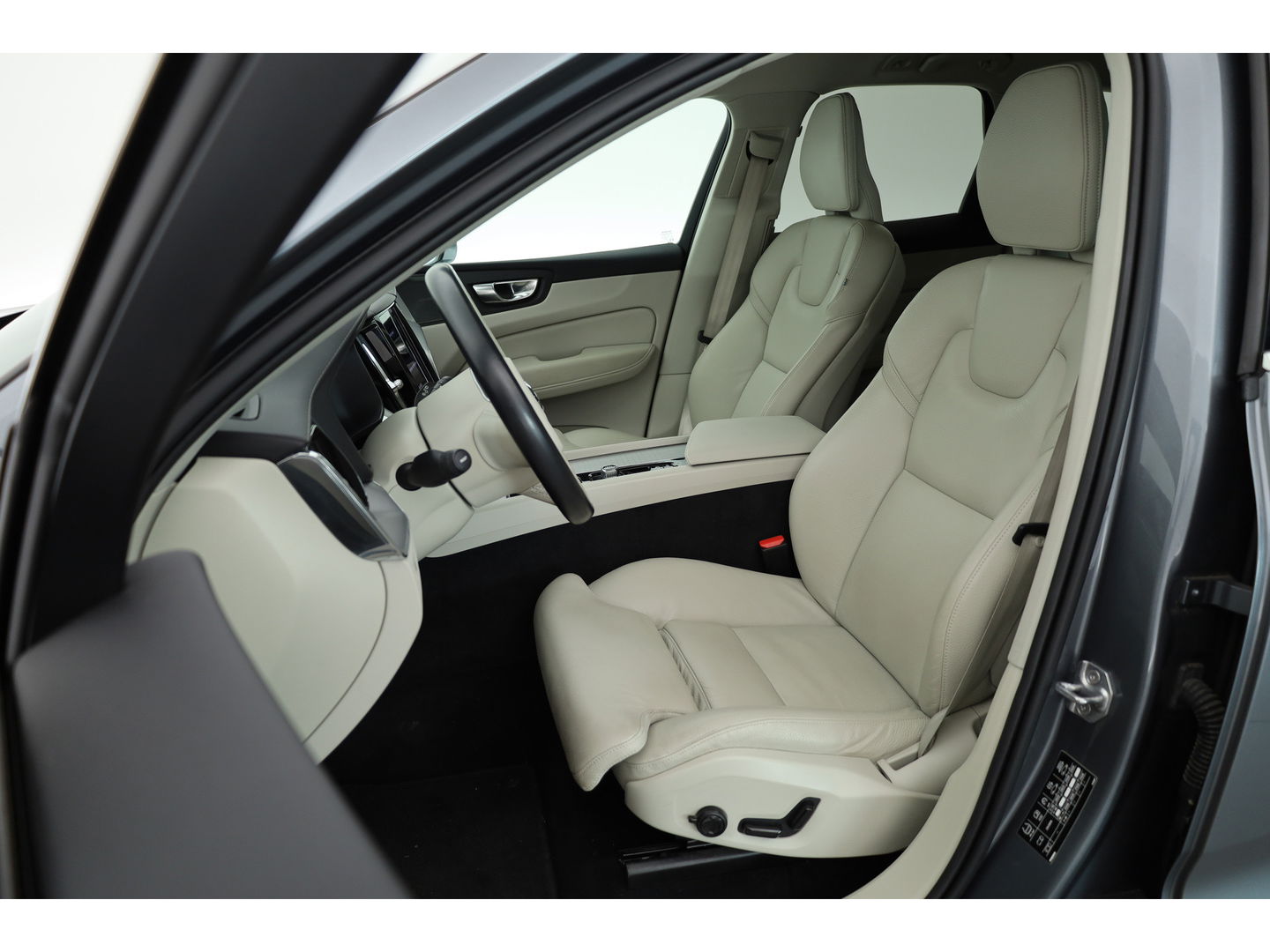 Volvo XC60 2.0 B4 Inscription Trekhaak | H&K Audio | Camera | Vol Lederen bekleding |