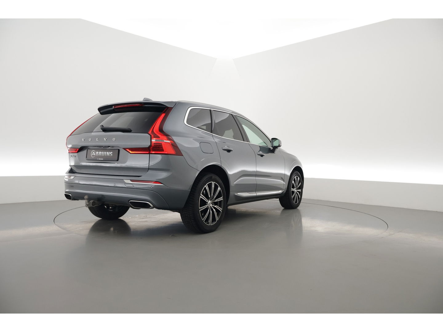 Volvo XC60 2.0 B4 Inscription Trekhaak | H&K Audio | Camera | Vol Lederen bekleding |