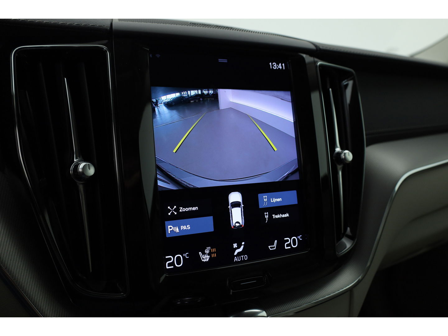 Volvo XC60 2.0 B4 Inscription Trekhaak | H&K Audio | Camera | Vol Lederen bekleding |