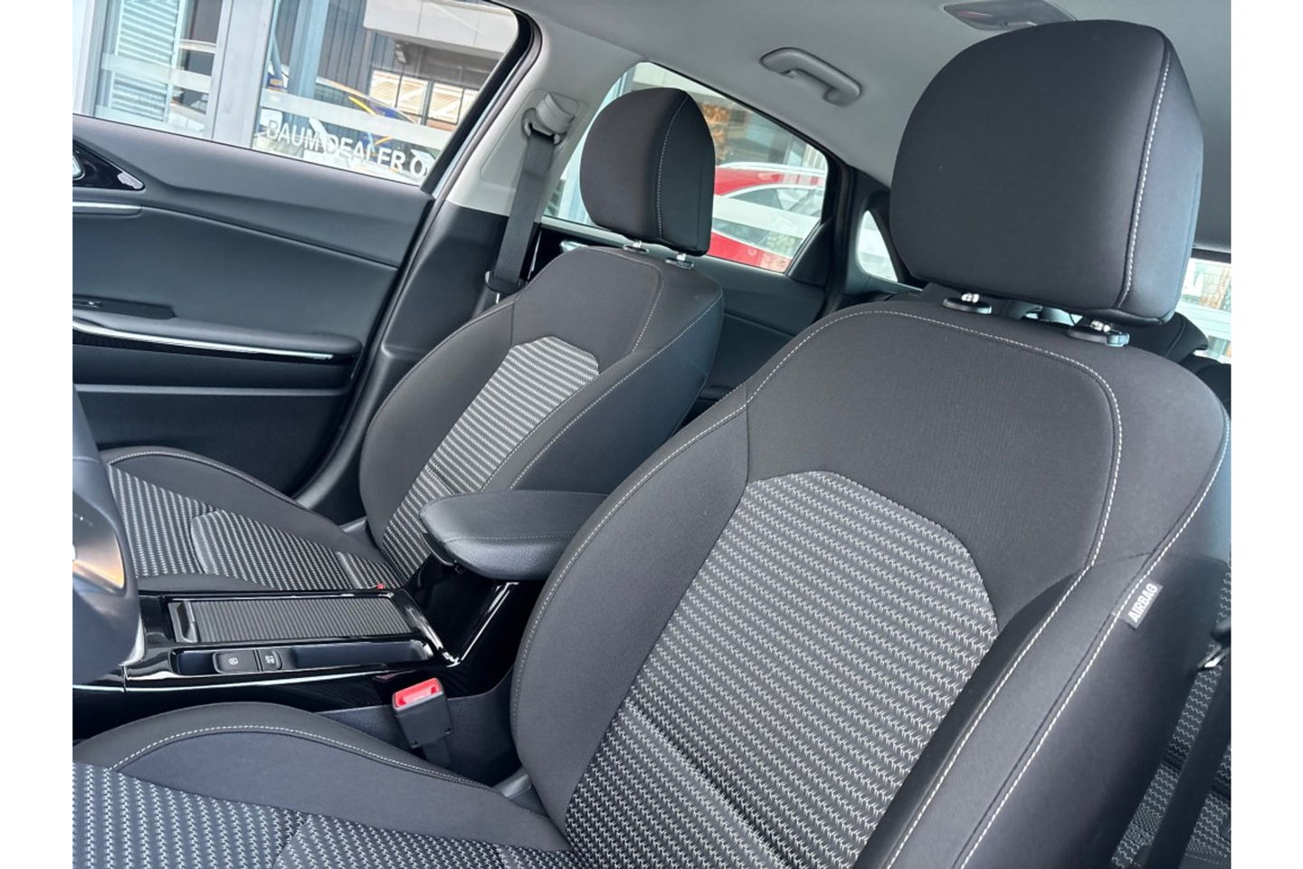 Kia Ceed 1.5 T-GDI AUTOMAAT DYNAMICLINE NAVI LMV PDC WINTERPACK