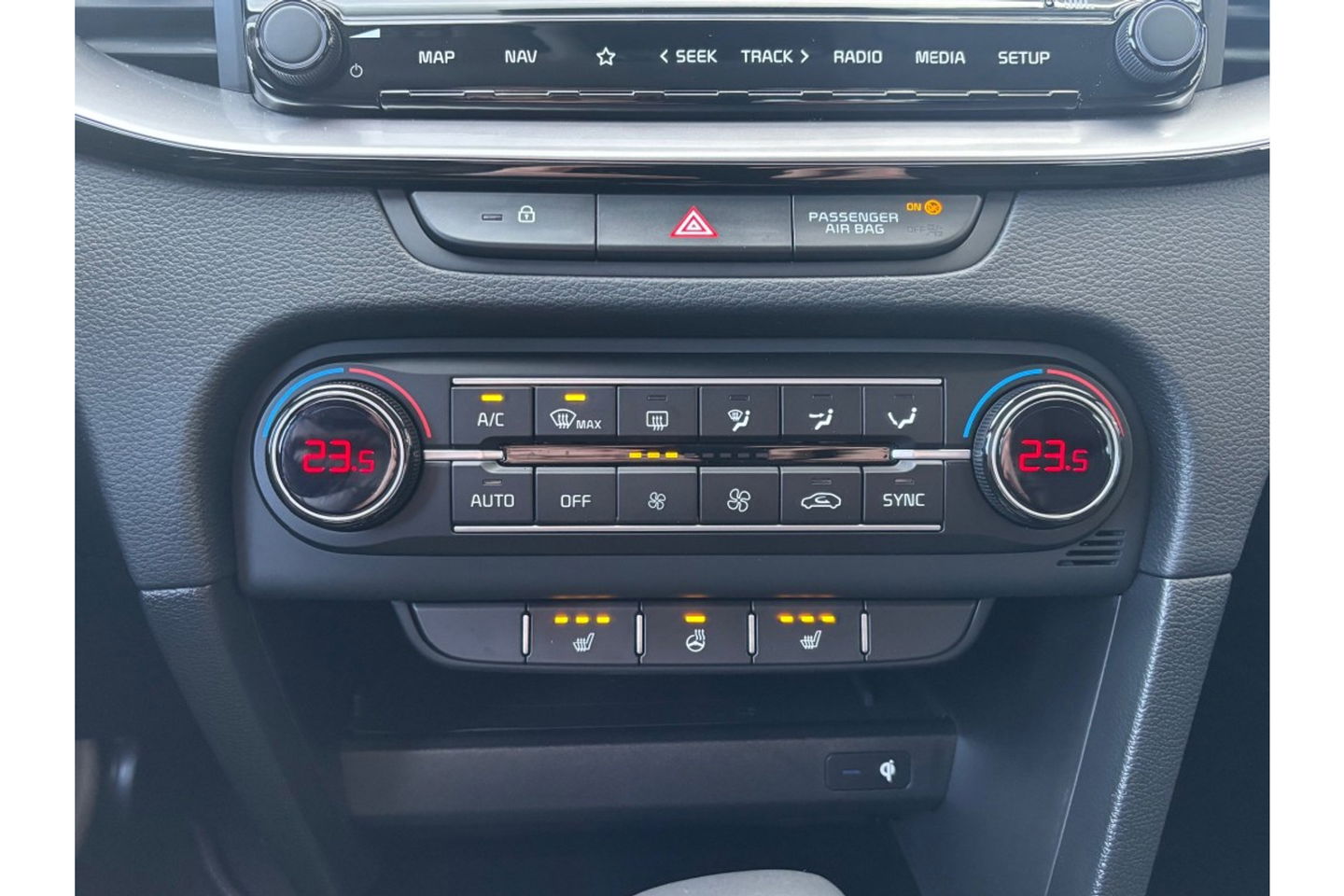 Kia Ceed 1.5 T-GDI AUTOMAAT DYNAMICLINE NAVI LMV PDC WINTERPACK