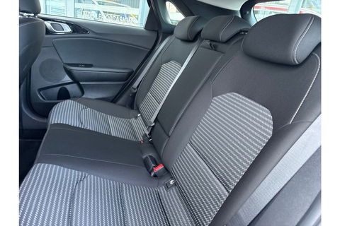 Kia Ceed 1.5 T-GDI AUTOMAAT DYNAMICLINE NAVI LMV PDC WINTERPACK