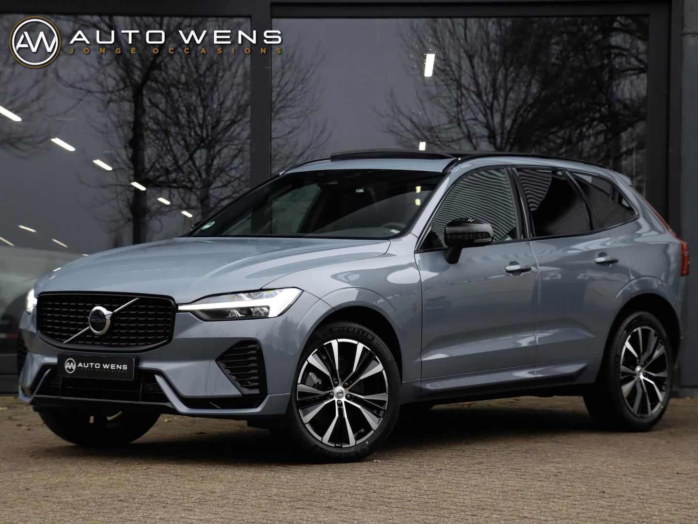 Volvo XC60 B4 Plus Dark Auto Panoramadak Harman Kardon 197pk