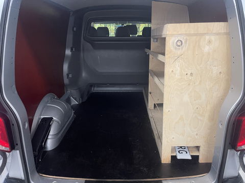 Volkswagen Transporter 2.0 TDI L2H1 30 DC Comfortline | Marge! | BPM Vrij | 6 Persoons! | Apple Carplay | Android Auto | Camera | Trekhaak | Airconditioning | Cruise Control | Isofix |