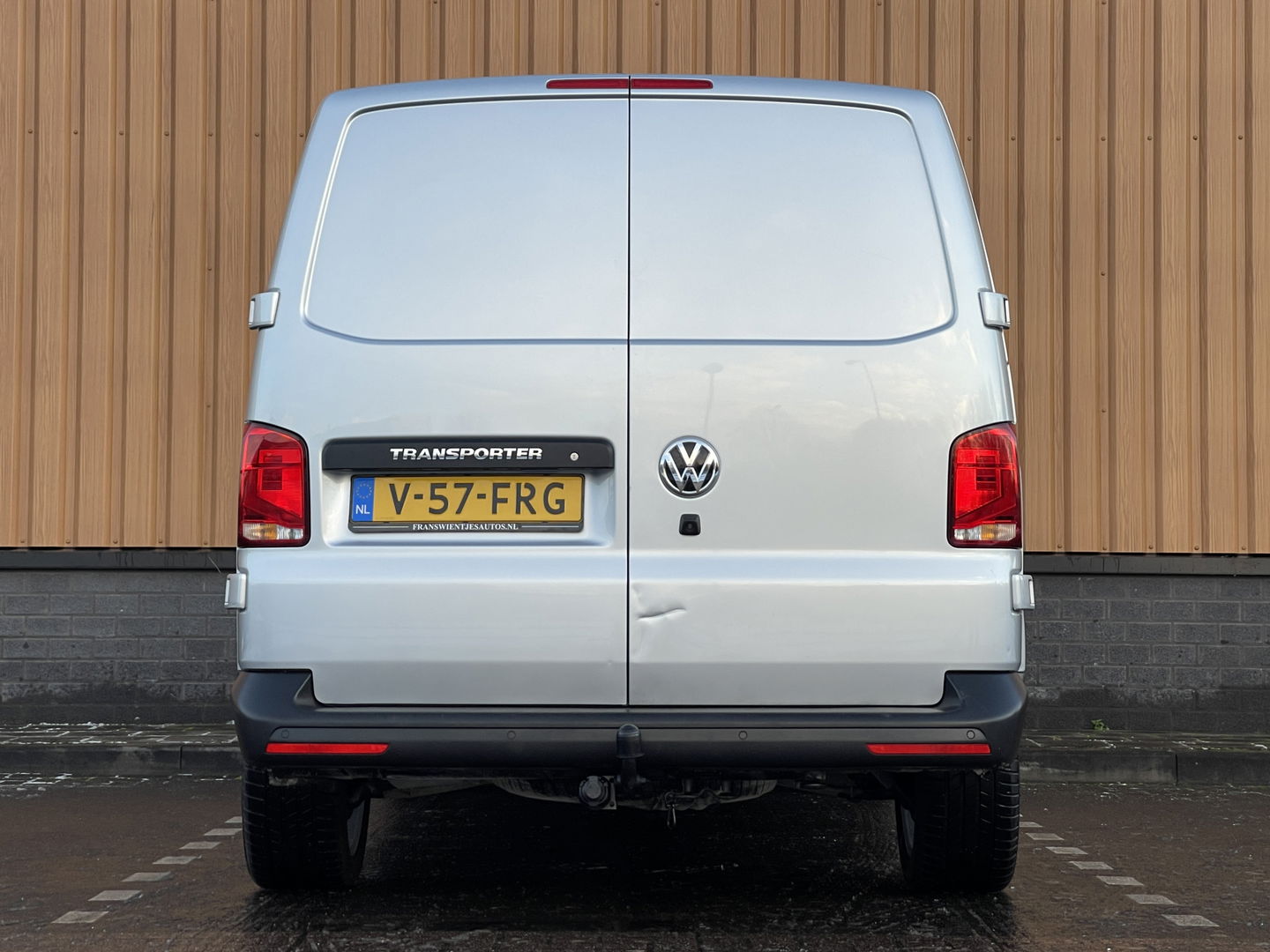 Volkswagen Transporter 2.0 TDI L2H1 30 DC Comfortline | Marge! | BPM Vrij | 6 Persoons! | Apple Carplay | Android Auto | Camera | Trekhaak | Airconditioning | Cruise Control | Isofix |