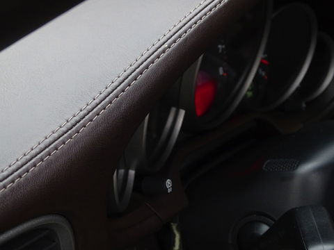 Porsche 911 Cabrio 3.6 Carrera 4 346PK PDK / PCM / LED