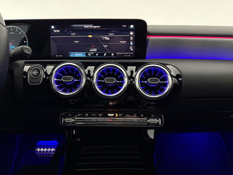 Mercedes-Benz A-Klasse 250 e AMG | SOH 93% | Pano | Sfeerverl. | Memory | Virtual | Camera | Keyless | Trekh. | Carplay