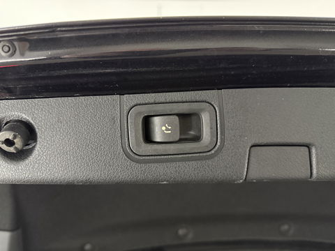 Mercedes-Benz A-Klasse 250 e AMG | SOH 93% | Pano | Sfeerverl. | Memory | Virtual | Camera | Keyless | Trekh. | Carplay