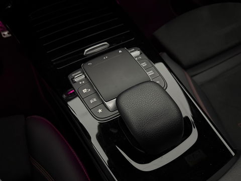 Mercedes-Benz A-Klasse 250 e AMG | SOH 93% | Pano | Sfeerverl. | Memory | Virtual | Camera | Keyless | Trekh. | Carplay