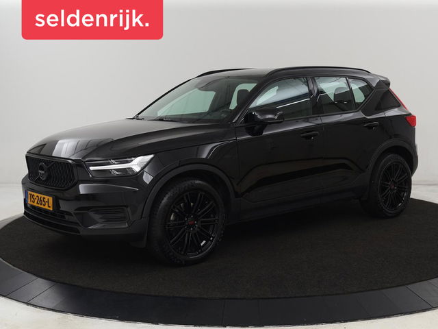 Volvo XC40 - 2.0 T4 Momentum | Trekhaak | 360 Camera | Adaptive cruise | Navigatie | 19'' | Half leder | Climate control | Bluetooth