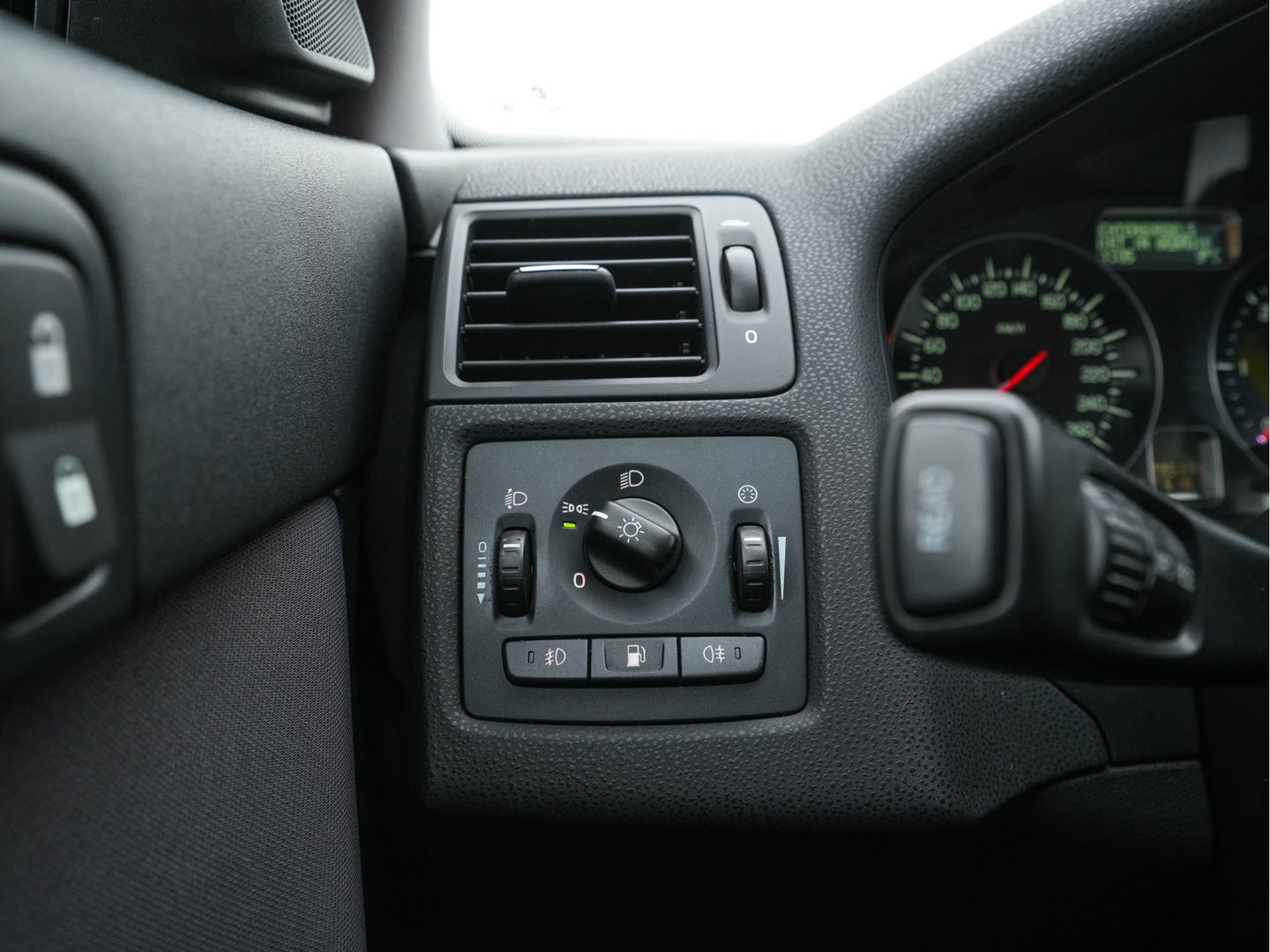 Volvo V50 1.6 D2 S/S Sport *COMFORT-SEATS | ECC | PDC | TOWBAR | 17"ALU*