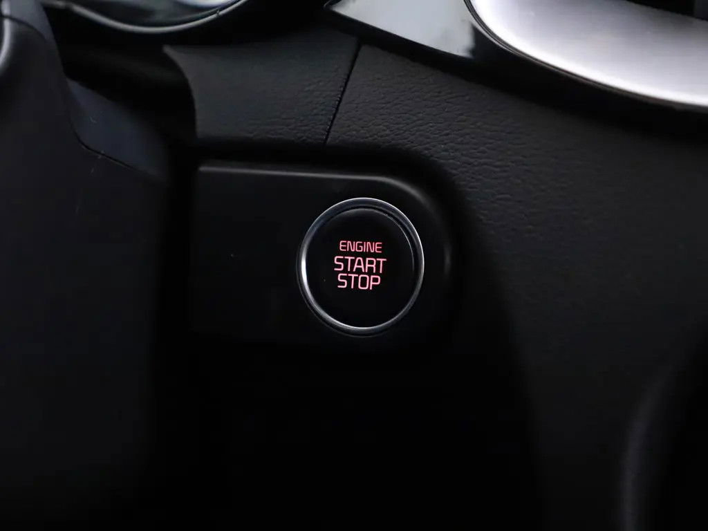 Kia Ceed Sportswagon 1.6 GDI PHEV DynamicPlusLine Pano ACC Camera