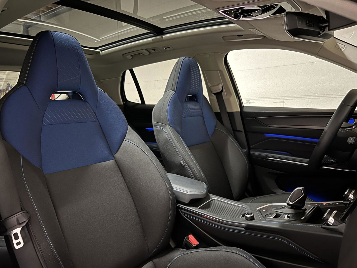 Lynk & Co 01 1.5 Plug-in Black Edition Sfeerver. NAP