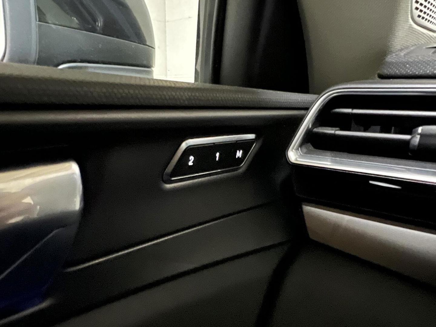 Lynk & Co 01 1.5 Plug-in Black Edition Sfeerver. NAP