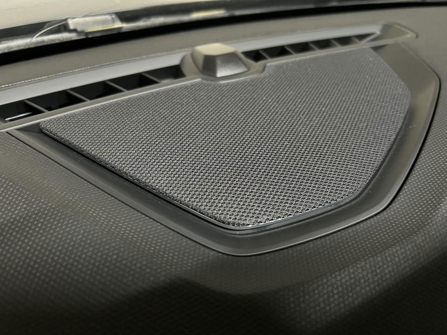 Lynk & Co 01 1.5 Plug-in Black Edition Sfeerver. NAP