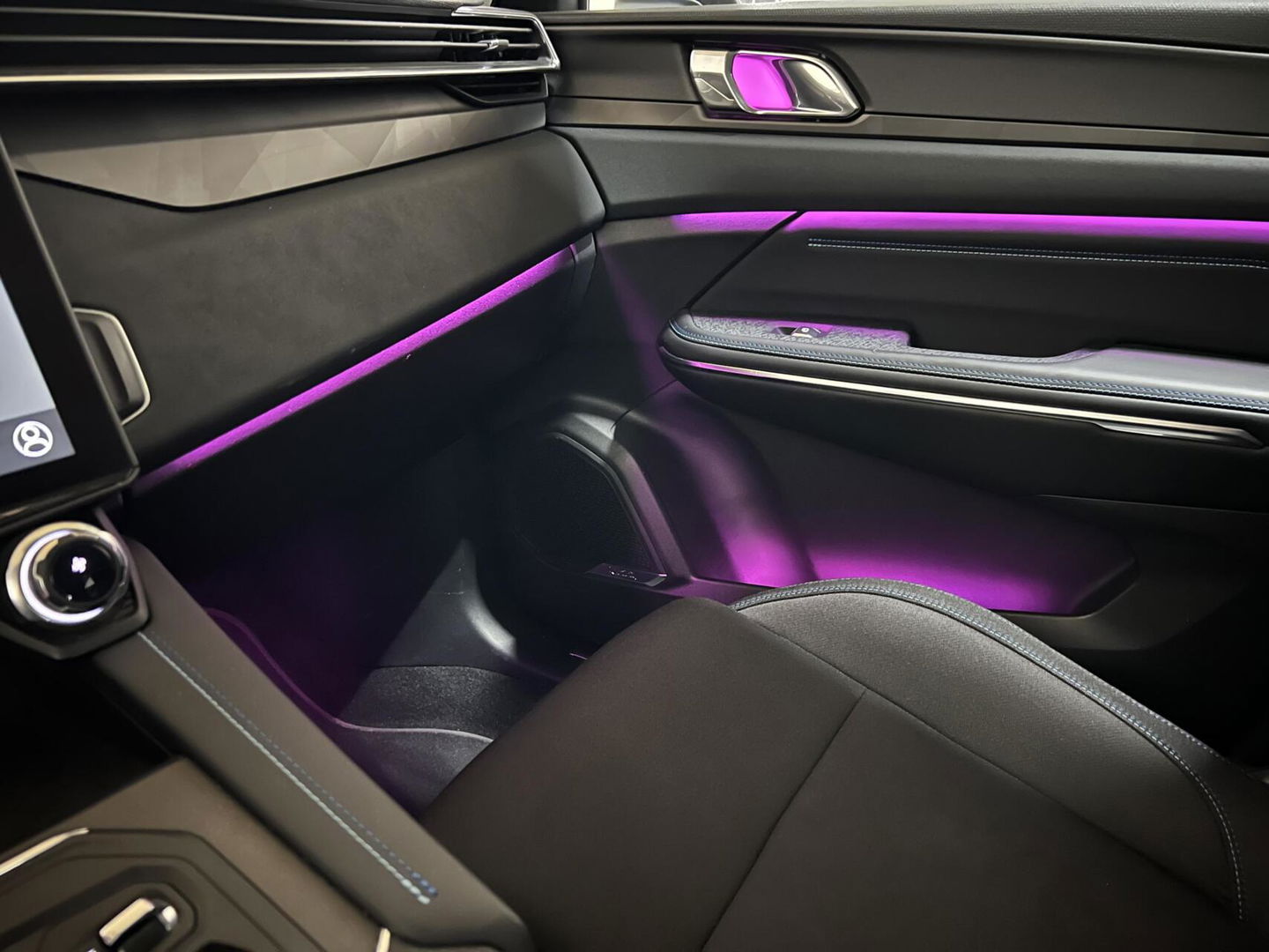 Lynk & Co 01 1.5 Plug-in Black Edition Sfeerver. NAP