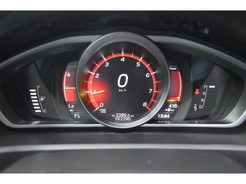 Volvo V40 T2 Polar+ | Dealer onderhouden | Automaat | Stoelverwarming | 4 All-Seasons | Cruise Control |