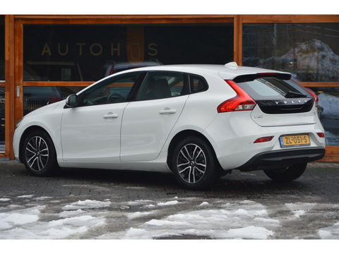 Volvo V40 T2 Polar+ | Dealer onderhouden | Automaat | Stoelverwarming | 4 All-Seasons | Cruise Control |