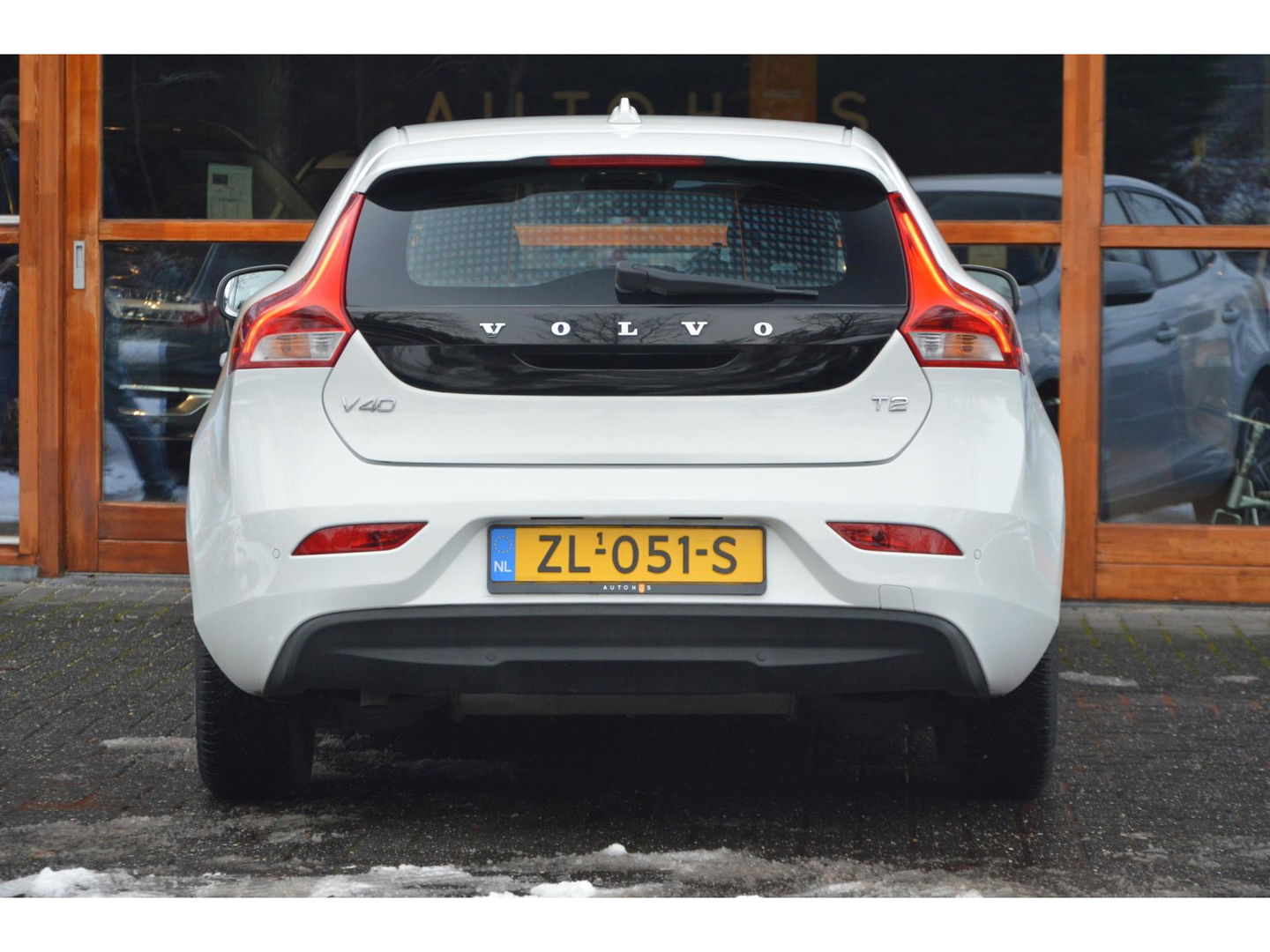 Volvo V40 T2 Polar+ | Dealer onderhouden | Automaat | Stoelverwarming | 4 All-Seasons | Cruise Control |