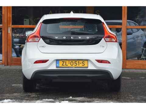 Volvo V40 T2 Polar+ | Dealer onderhouden | Automaat | Stoelverwarming | 4 All-Seasons | Cruise Control |