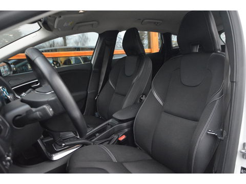 Volvo V40 T2 Polar+ | Dealer onderhouden | Automaat | Stoelverwarming | 4 All-Seasons | Cruise Control |