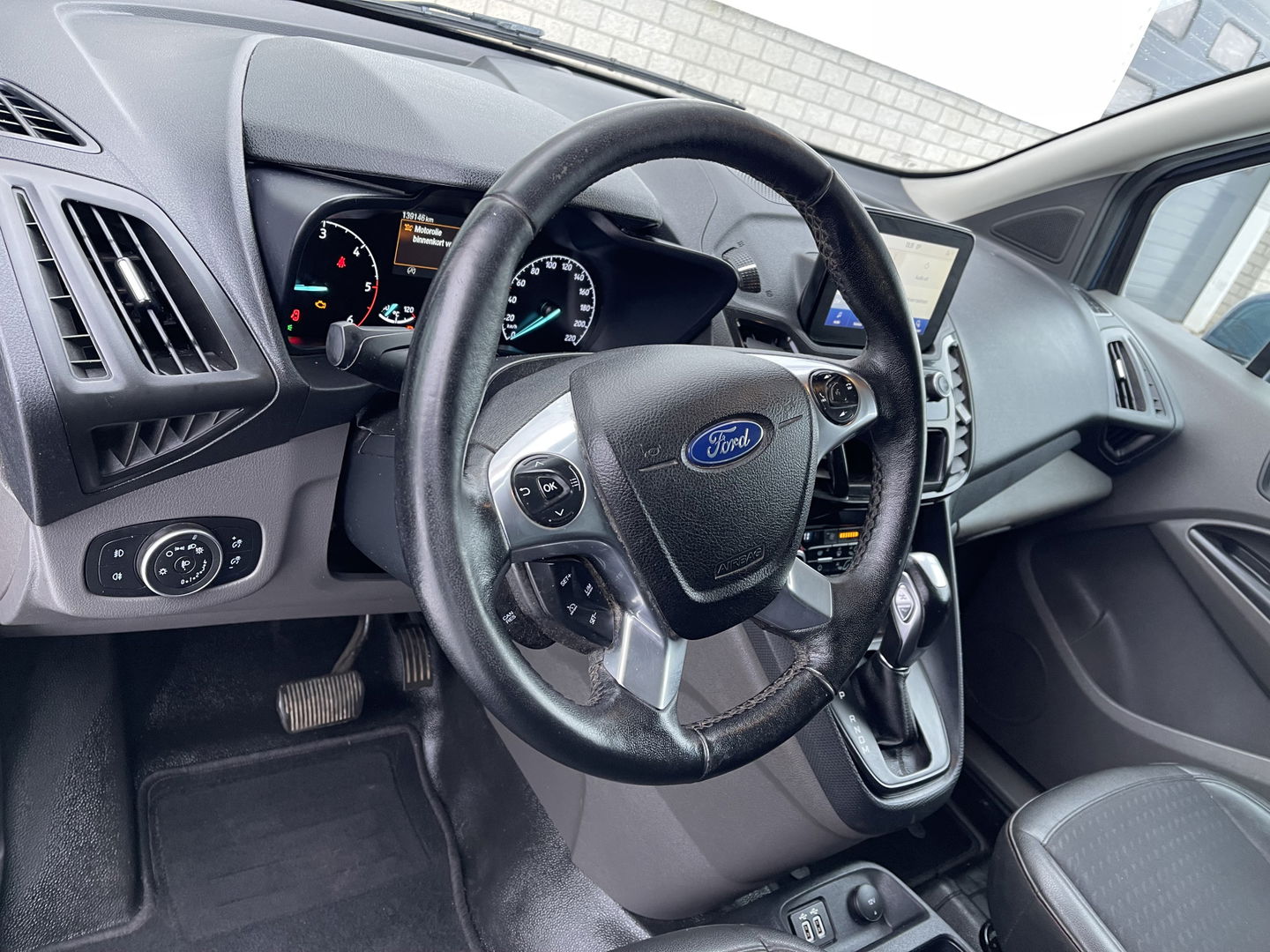 Ford Transit Connect 1.5 EcoBlue L2 Sport automaat / vaste prijs rijklaar € 14.950 ex btw / lease vanaf € 252 / dubbele schuifdeur / blauw metallic / camera / trekhaak / stoelverwarming / euro 6 !