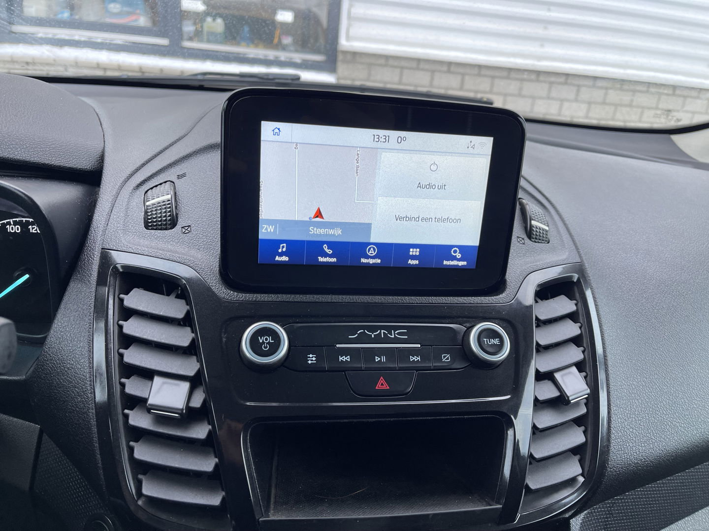 Ford Transit Connect 1.5 EcoBlue L2 Sport automaat / vaste prijs rijklaar € 14.950 ex btw / lease vanaf € 252 / dubbele schuifdeur / blauw metallic / camera / trekhaak / stoelverwarming / euro 6 !