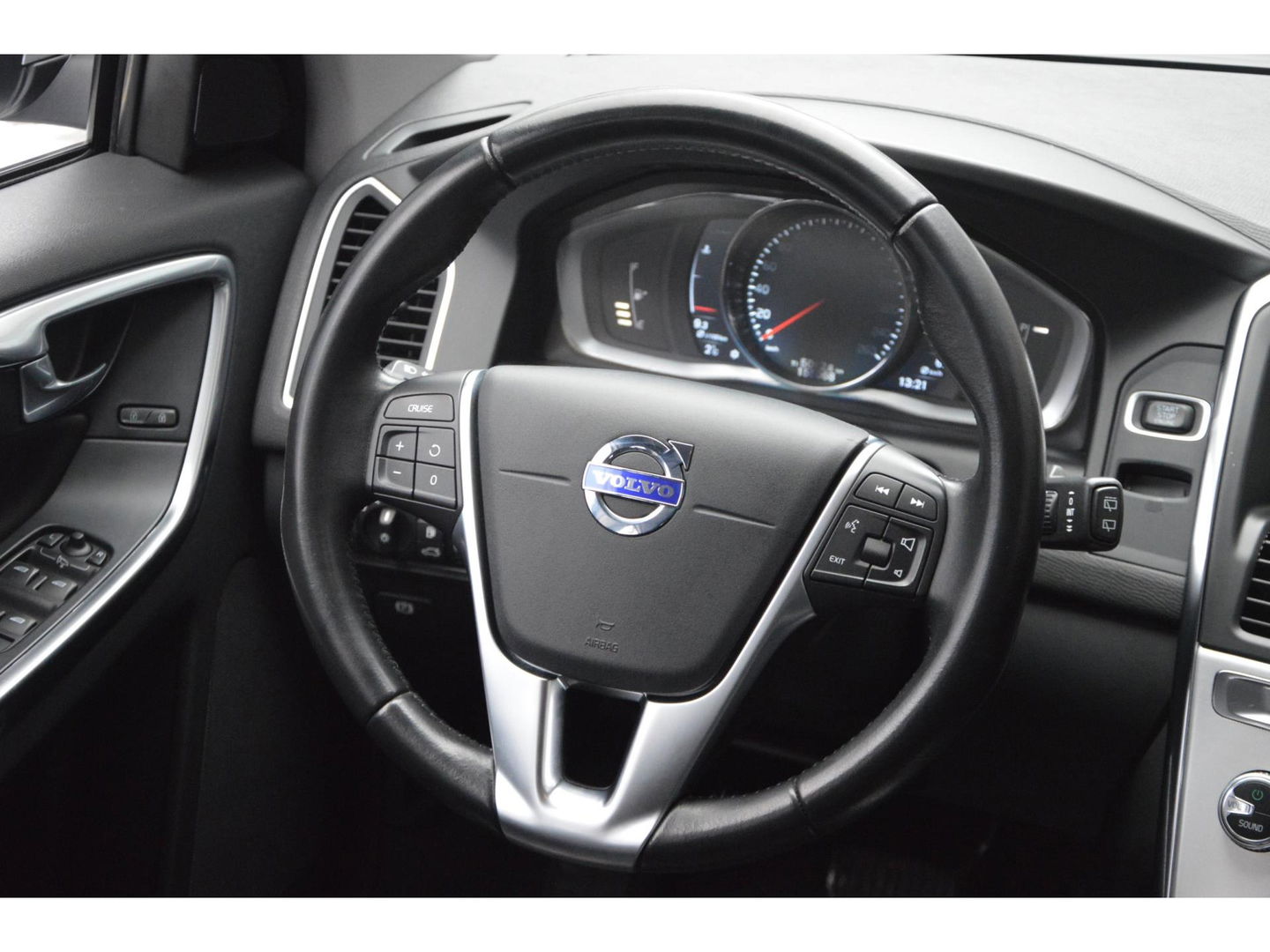 Volvo XC60 T5 AWD Inscription | Trekhaak 2000KG | Dealer onderhouden | Stoelverwarming | Leer | Cruise Control | Bluetooth |