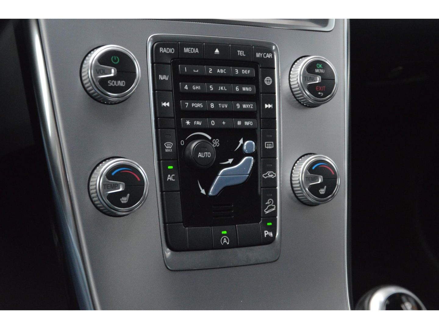 Volvo XC60 T5 AWD Inscription | Trekhaak 2000KG | Dealer onderhouden | Stoelverwarming | Leer | Cruise Control | Bluetooth |