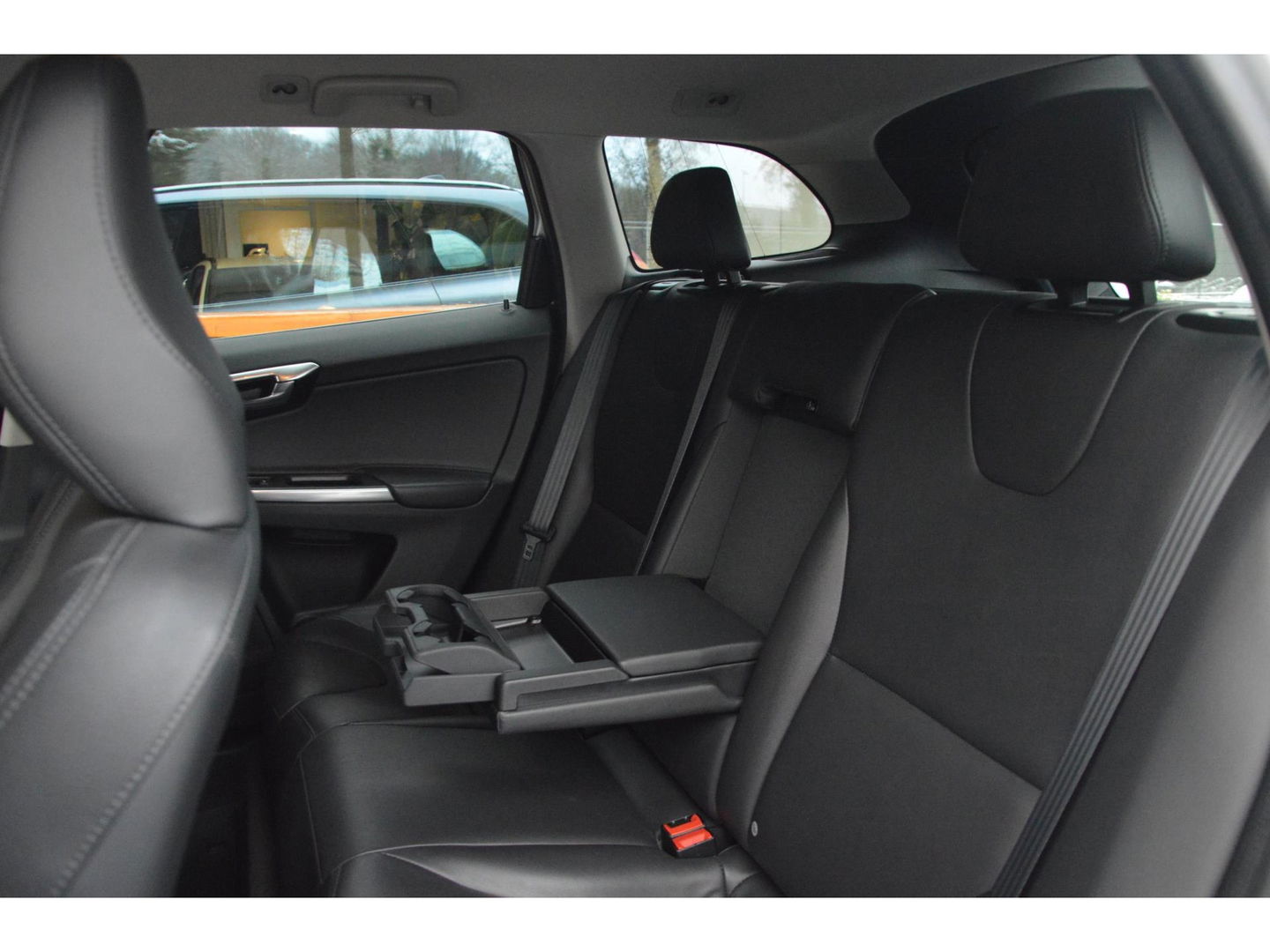 Volvo XC60 T5 AWD Inscription | Trekhaak 2000KG | Dealer onderhouden | Stoelverwarming | Leer | Cruise Control | Bluetooth |