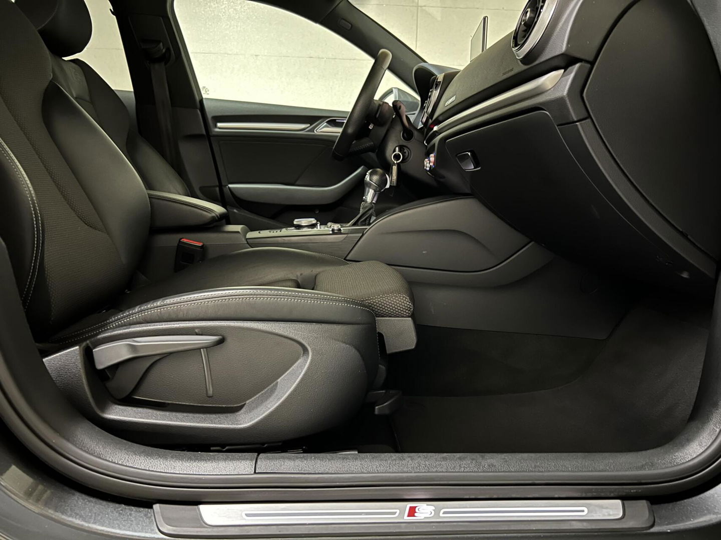 Audi A3 Sportback 35 TFSI 150PK S-Line Black Edition Virtual