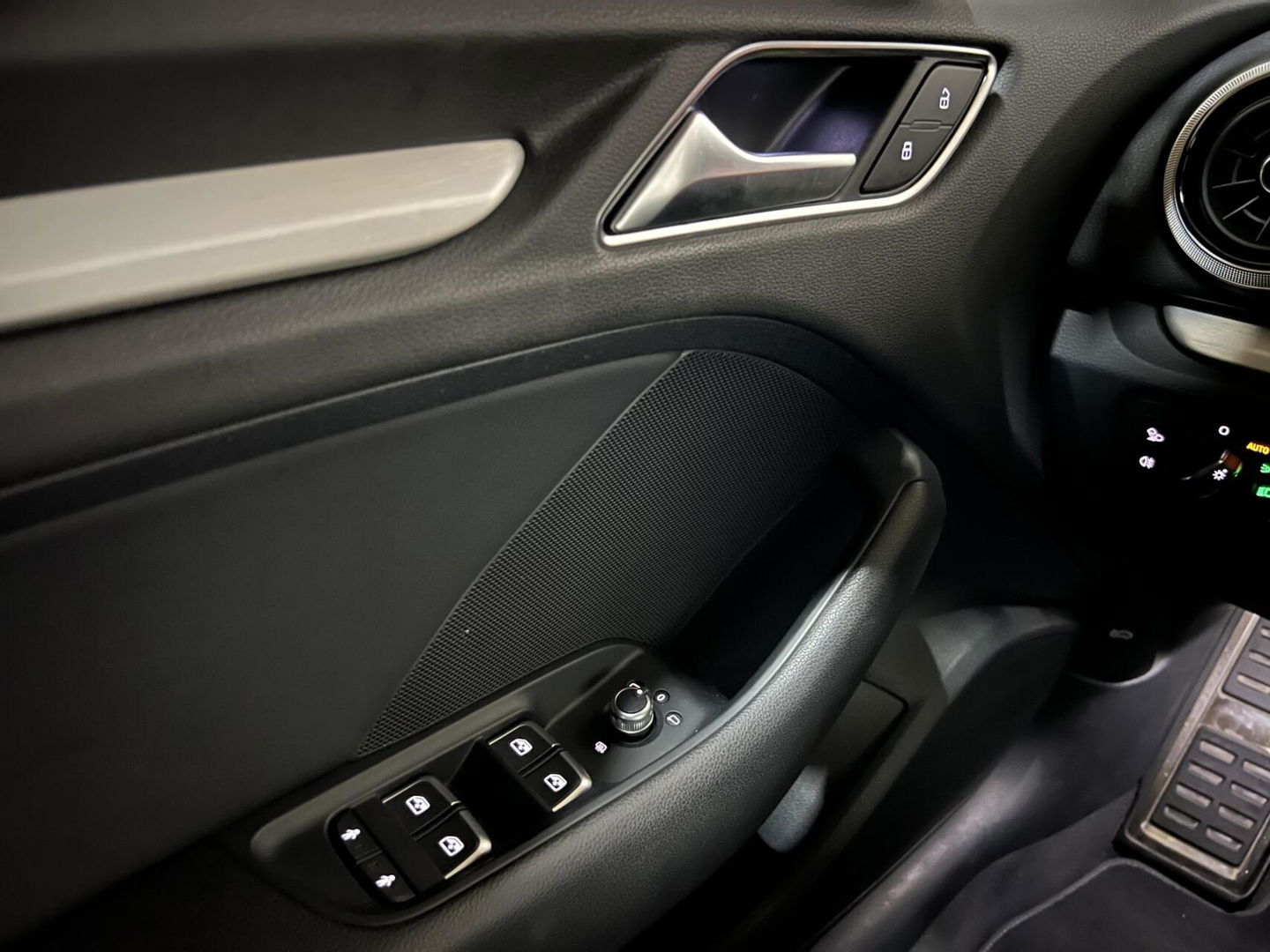 Audi A3 Sportback 35 TFSI 150PK S-Line Black Edition Virtual