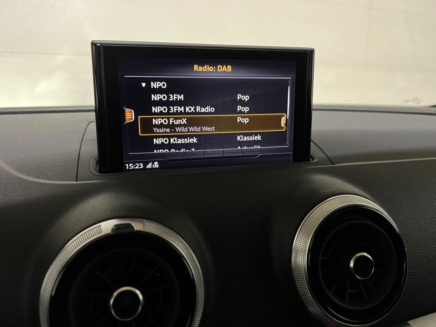 Audi A3 Sportback 35 TFSI 150PK S-Line Black Edition Virtual