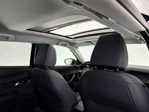 Peugeot 2008 1.2 PureTech | Pano | Virtual | Camera | Trekh. | Cruise | Carplay | Stoelverw. | NAP