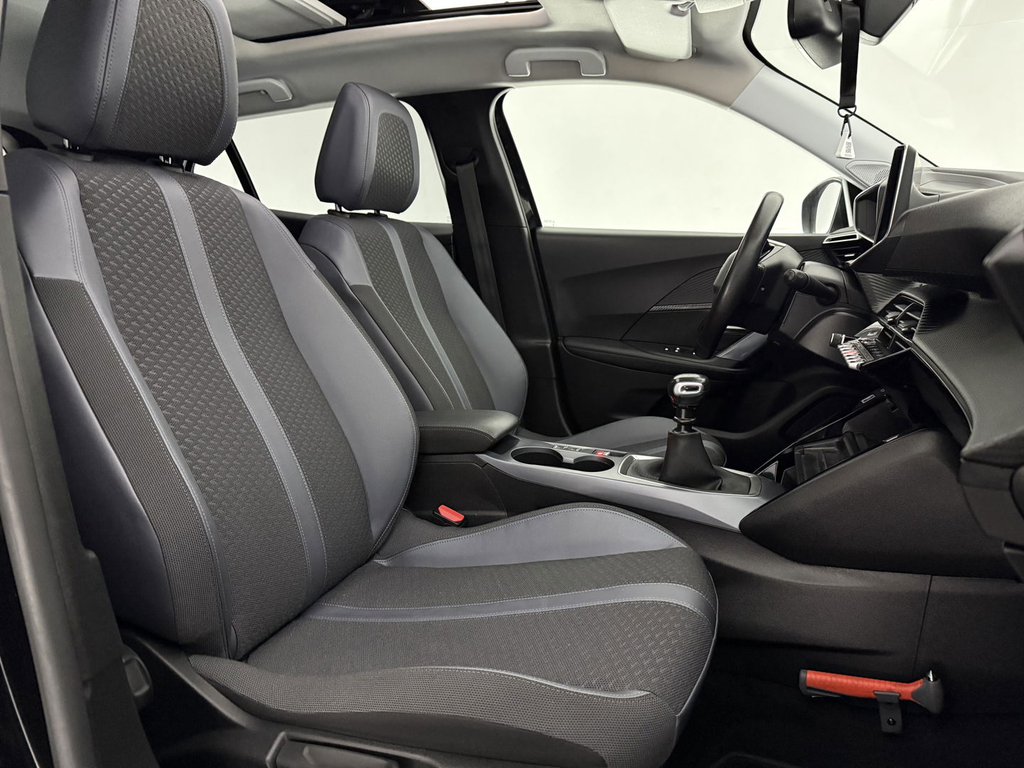 Peugeot 2008 1.2 PureTech | Pano | Virtual | Camera | Trekh. | Cruise | Carplay | Stoelverw. | NAP