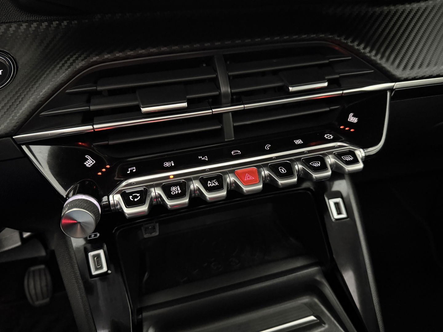 Peugeot 2008 1.2 PureTech | Pano | Virtual | Camera | Trekh. | Cruise | Carplay | Stoelverw. | NAP