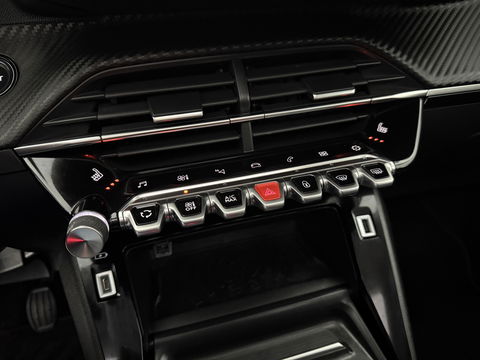 Peugeot 2008 1.2 PureTech | Pano | Virtual | Camera | Trekh. | Cruise | Carplay | Stoelverw. | NAP