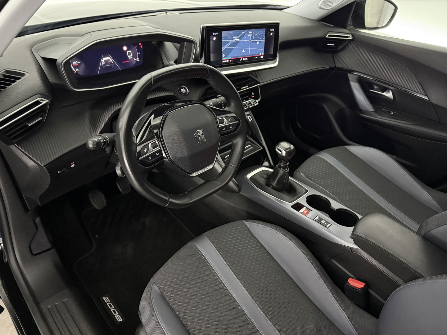 Peugeot 2008 1.2 PureTech | Pano | Virtual | Camera | Trekh. | Cruise | Carplay | Stoelverw. | NAP