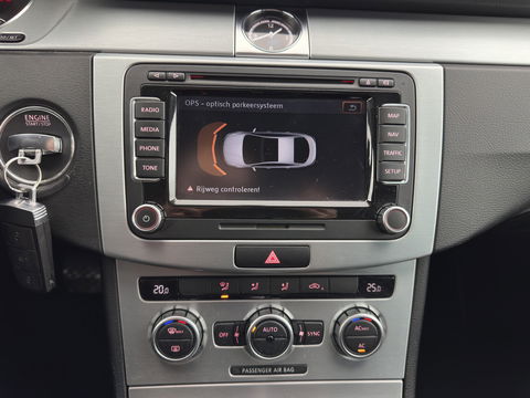 Volkswagen CC 1.8 TSI Aut. *LEATHER | BI-XENON | HEATED-SPORTSEATS | NAVI-FULLMAP | ECC | PDC | CRUISE | SHIFTPADDLES | PRIVACY-GLASS | TOWBAR | 18''ALU*