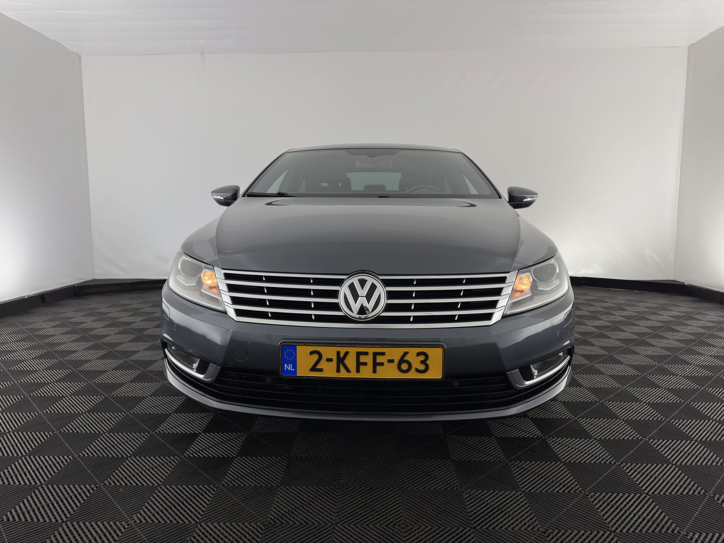 Volkswagen CC 1.8 TSI Aut. *LEATHER | BI-XENON | HEATED-SPORTSEATS | NAVI-FULLMAP | ECC | PDC | CRUISE | SHIFTPADDLES | PRIVACY-GLASS | TOWBAR | 18''ALU*